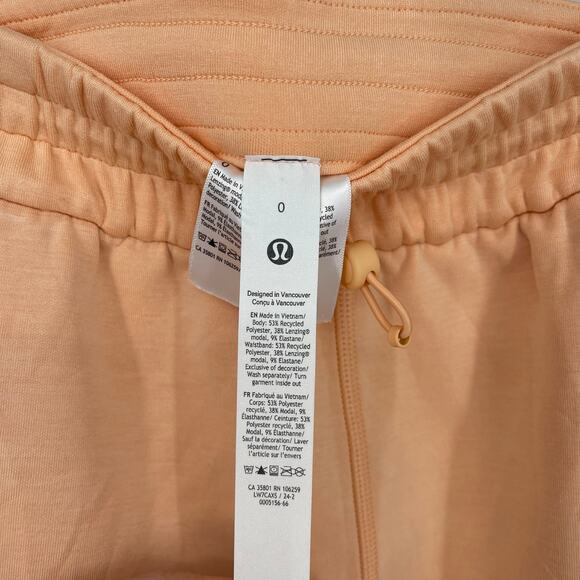 Lululemon Softstreme HR Short 4" in Prosecco Size 0 - Picture 6 of 8